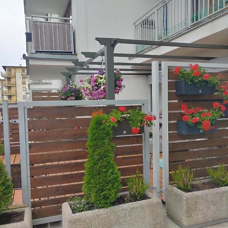 Swinoujscie Platan Patio 6 - Berry Apartments Exterior photo